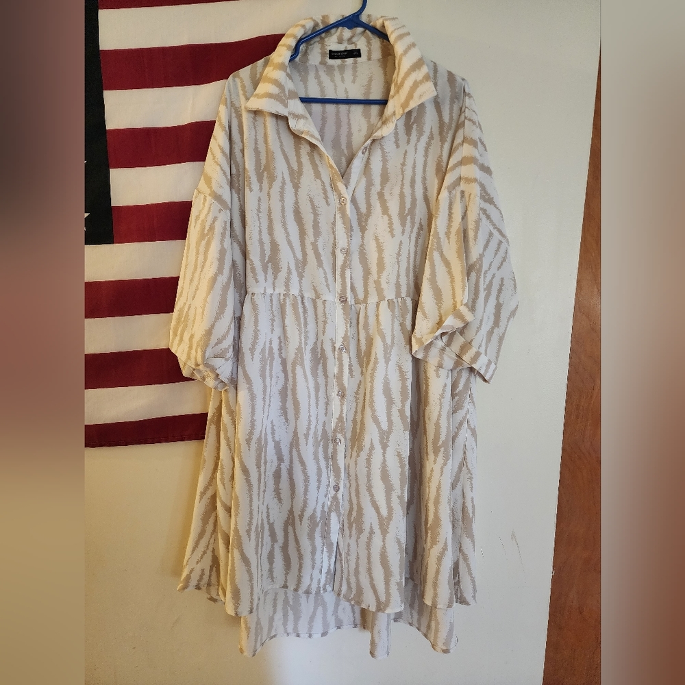 Cream colored flowy long top SHEIN